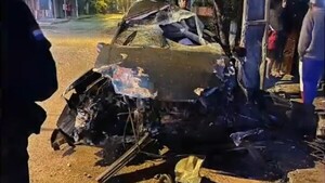 Joven choca por columna y termina destruyendo una despensa en San Antonio
