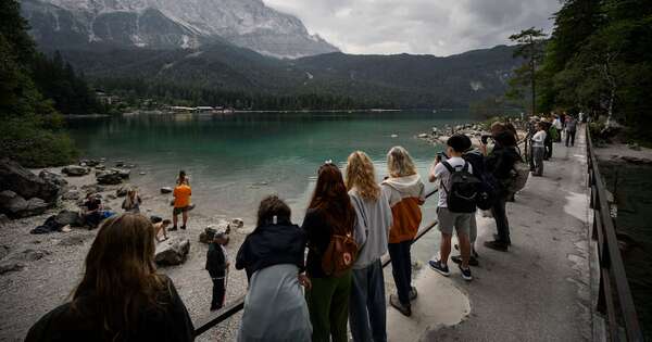 La Nación / El “sobreturismo” impacta en el lago Eibsee, el “Caribe de Baviera”