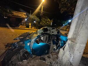Violento choque contra columna deja un joven herido en San Antonio | Unicanal