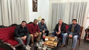Sin acuerdo con la oposición y apoyo al cartismo: Lo que dice un concejal disidente en Asunción