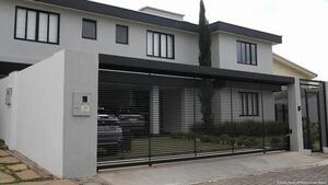 Juez brasileño envía más policías a la casa de Bolsonaro