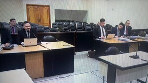 Fiscalía presenta alegatos en juicio oral contra senador Erico Galeano