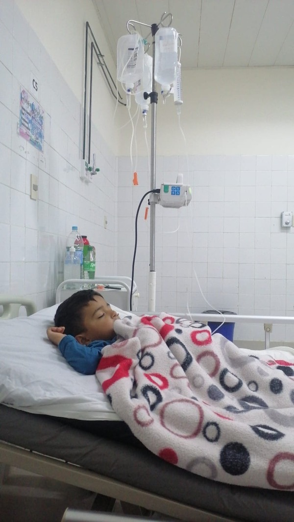 Padres apelan a la ayuda ciudadana para cubrir gastos hospitalarios de su pequeño hijo