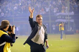 Popular / Olimpia presentará hoy a Ever Hugo Almeida