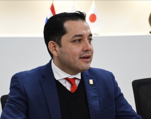 Luis Bello asume al frente de la Municipalidad de Asunción - trece