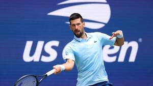 Djokovic pierde un set antes de clasificarse a tercera ronda