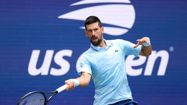 Djokovic pierde un set antes de clasificarse a tercera ronda
