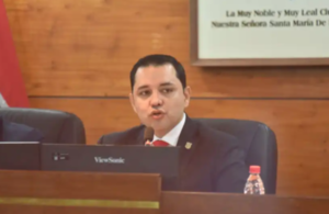 Luis Bello asumió como nuevo intendente de Asunción