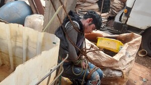 Con una piola y a una columna, vecinos atan a supuesto delincuente en Hernandarias
