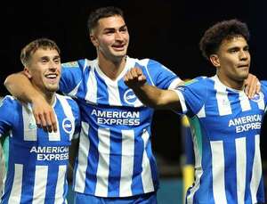 Gómez anota y avanza con Brighton en la Carabao Cup - Fútbol Internacional - ABC Color