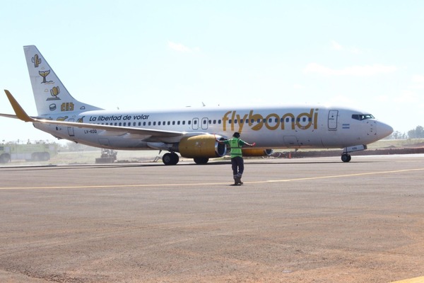 Primer vuelo internacional arribó al Aeropuerto de Encarnación