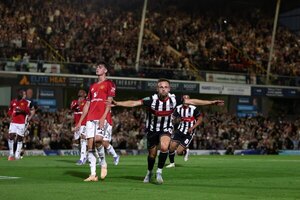 Versus / ¡Papelón histórico! Manchester United eliminado por un equipo de cuarta división