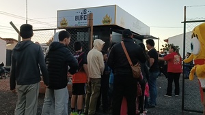 JS Burger inaugura nuevo local con fiesta para los niños - Concepción al Día
