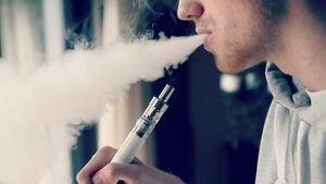 Singapur castigará el vapeo con hasta 20 años de cárcel y latigazos