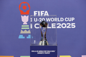 El trofeo del Mundial sub 20 ya está en Chile y comenzará su recorrido por las sedes