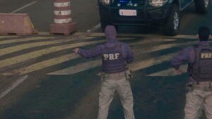 Video: Paraguayos se hacen pasar por agentes de la Receita Federal y son detenidos con cocaína
