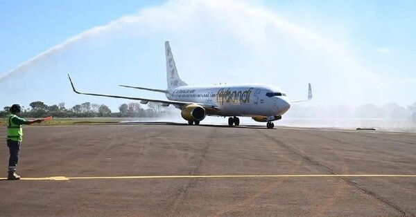 Encarnación hace historia con la llegada de su primer vuelo comercial internacional