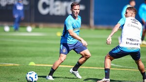 Arthur Melo vuelve al Gremio