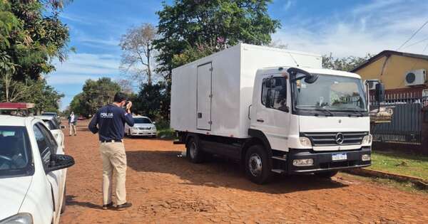 La Nación / Mediante rastreadores, policías recuperaron 16 cajas de celulares robadas en asalto