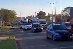 Video: caos vehicular en principales accesos a Encarnación por Mundial de Rally - Nacionales - ABC Color
