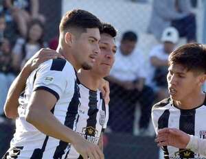 Deportivo Santaní vence por goleada a Sportivo Carapeguá - Fútbol de Intermedia - ABC Color