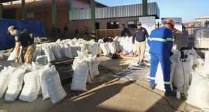 Autoridades seguían pesando la cantidad de cocaína hallada en Villeta, dentro de 20 toneladas de mercaderías - La Tribuna