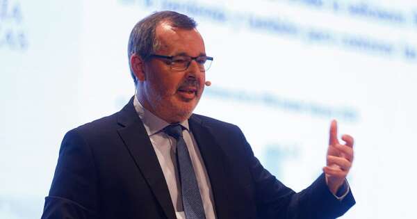 La Nación / Global Finance distinguió al presidente del BCP