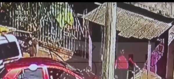 Popular / (VIDEO)Celosa arrolló a una embarazada: "Tu bebé no nacerá"