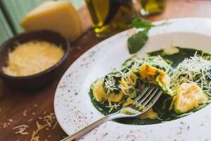 Cómo preparar sorrentinos al pesto de rúcula en sencillos pasos - Gastronomía - ABC Color