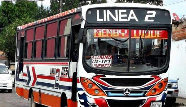 Ministerio de Trabajo convoca mesa de diálogo para evitar huelga de choferes