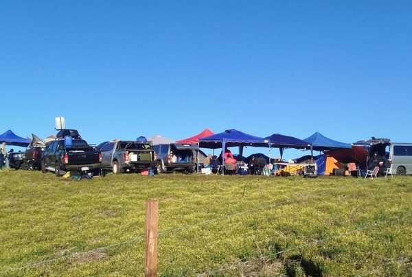 Popular / Murió karai de un infarto en el Rally por abusar del chupi y otro quedó tumbado por abusar de drogas y farra