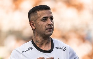 Derlis González, otra vez con problemas en Olimpia