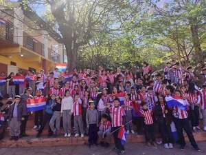 Con la albirroja en el corazón: niños de Caacupé van a clases con la casaca puesta - Nacionales - ABC Color