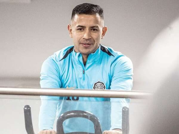 Derlis González: lesión y fuera del reestreno de Ever Almeida en Olimpia - Olimpia - ABC Color