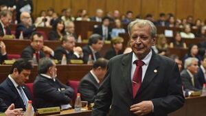 Ratifican que ex senador Kalé Galaverna irá a juicio oral por calumnia
