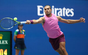 Versus / Alcaraz pasa a octavos del US Open con un susto en la rodilla