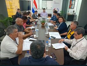 Popular / Chóferes y Viceministerio de Transporte resaltan la apertura al diálogo