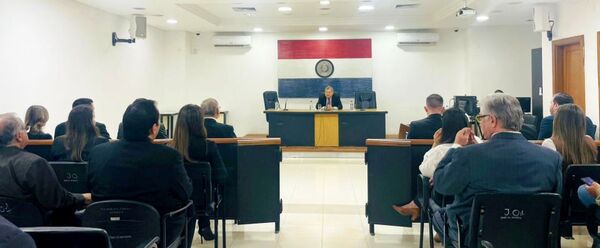 Ministro Eugenio Jiménez Rolón realizó jornada de Gobierno en el Palacio de Justicia de Concepción