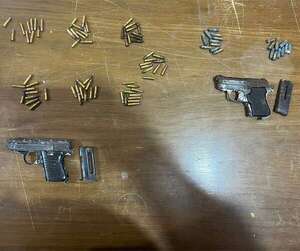 Incautan dos pistolas y 90 cartuchos en la penitenciaría regional de Concepción - Policiales - ABC Color