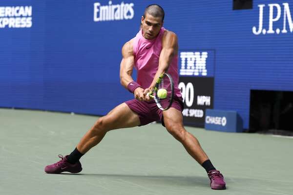 Alcaraz pasa a octavos del US Open con un susto en la rodilla - Polideportivo - ABC Color