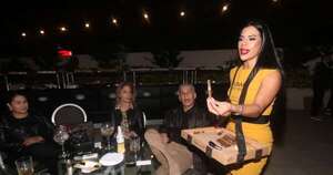 La Nación / Se disfrutó de “La Noche de los Cuban Mini Cigars” de Habacorp