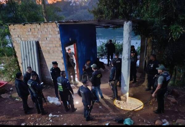 Detuvieron a dos hombres en CDE, uno de ellos sería del PCC