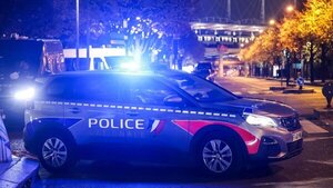 Hombre embiste a personas en bar en Francia: un muerto y varios heridos