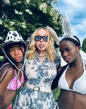 Madonna celebró los 13 años de sus gemelas Stella y Estere - Gente - ABC Color
