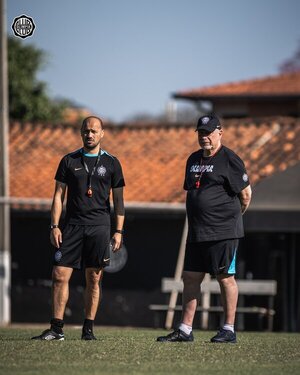 Debut de Éver Almeida centra la atención en Olimpia