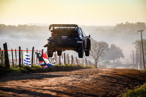 Mundial de Rally: Kalle Rovanperä sigue liderando en la segunda jornada - trece