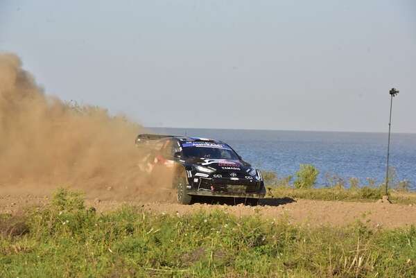 Rally del Paraguay: Líderes reciben “lartigazo” y cambia la punta - ABC Motor - ABC Color