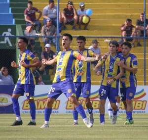 Doble éxito de Capiatá ante el "12": le gana partido clave y es vice líder - La Tribuna