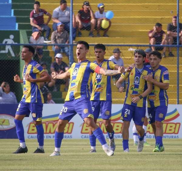 Doble éxito de Capiatá ante el "12": le gana partido clave y es vice líder - La Tribuna