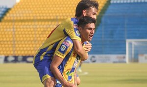 Versus / ¡La Intermedia está que arde! Triunfazo de Capiatá ante el "12" y salta al segundo lugar